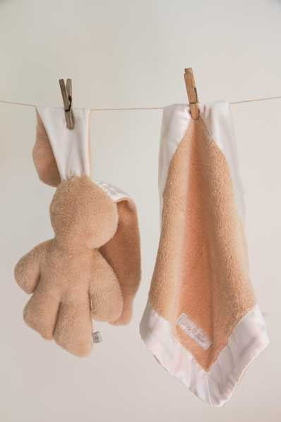Lily 'n Jack Snuggle Bunny and Blanket Set Caramel and White